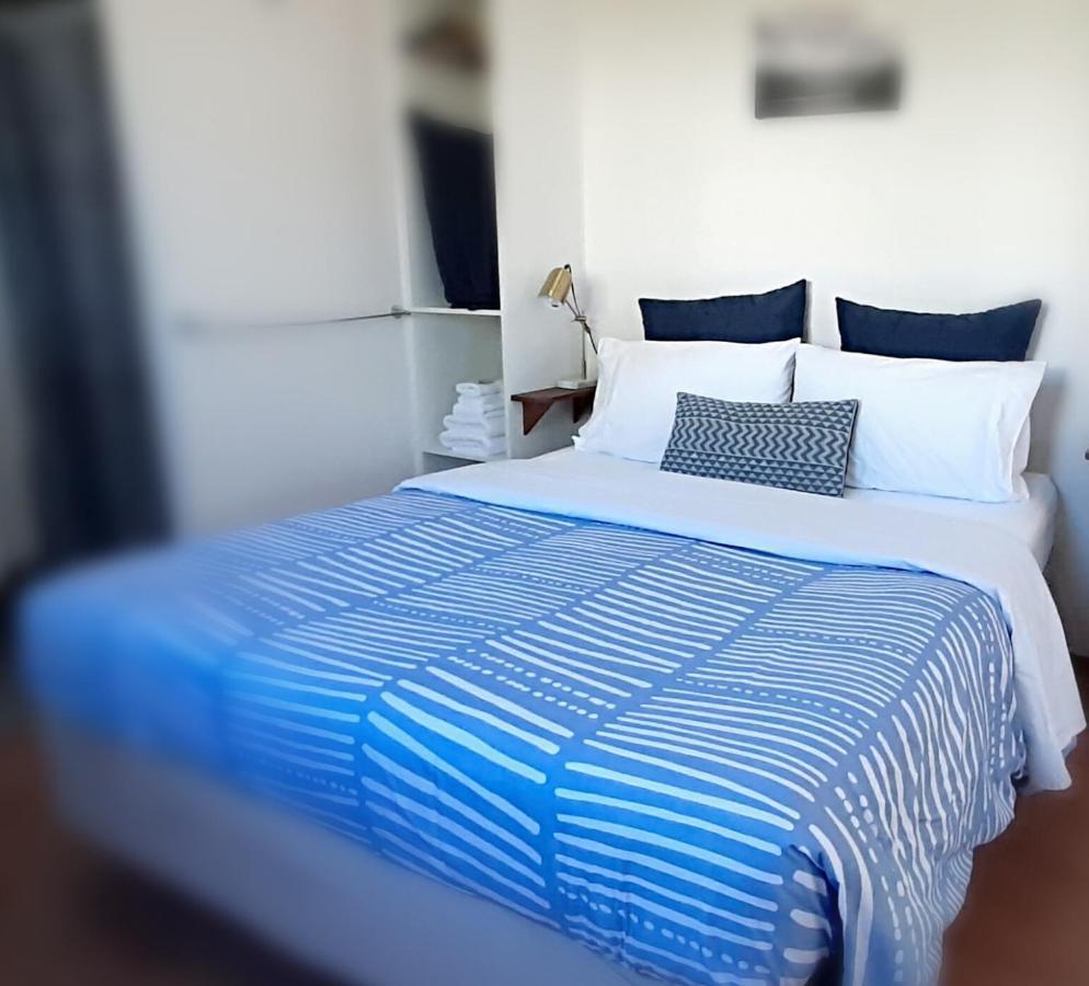 Mt Larcom Tourist Park Hotel Mount Larcom Bagian luar foto