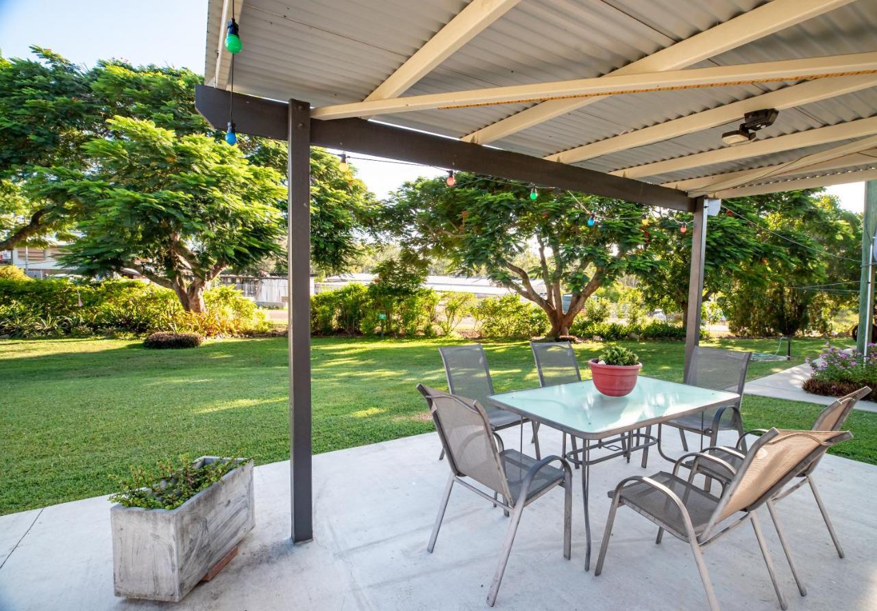 Mt Larcom Tourist Park Hotel Mount Larcom Bagian luar foto