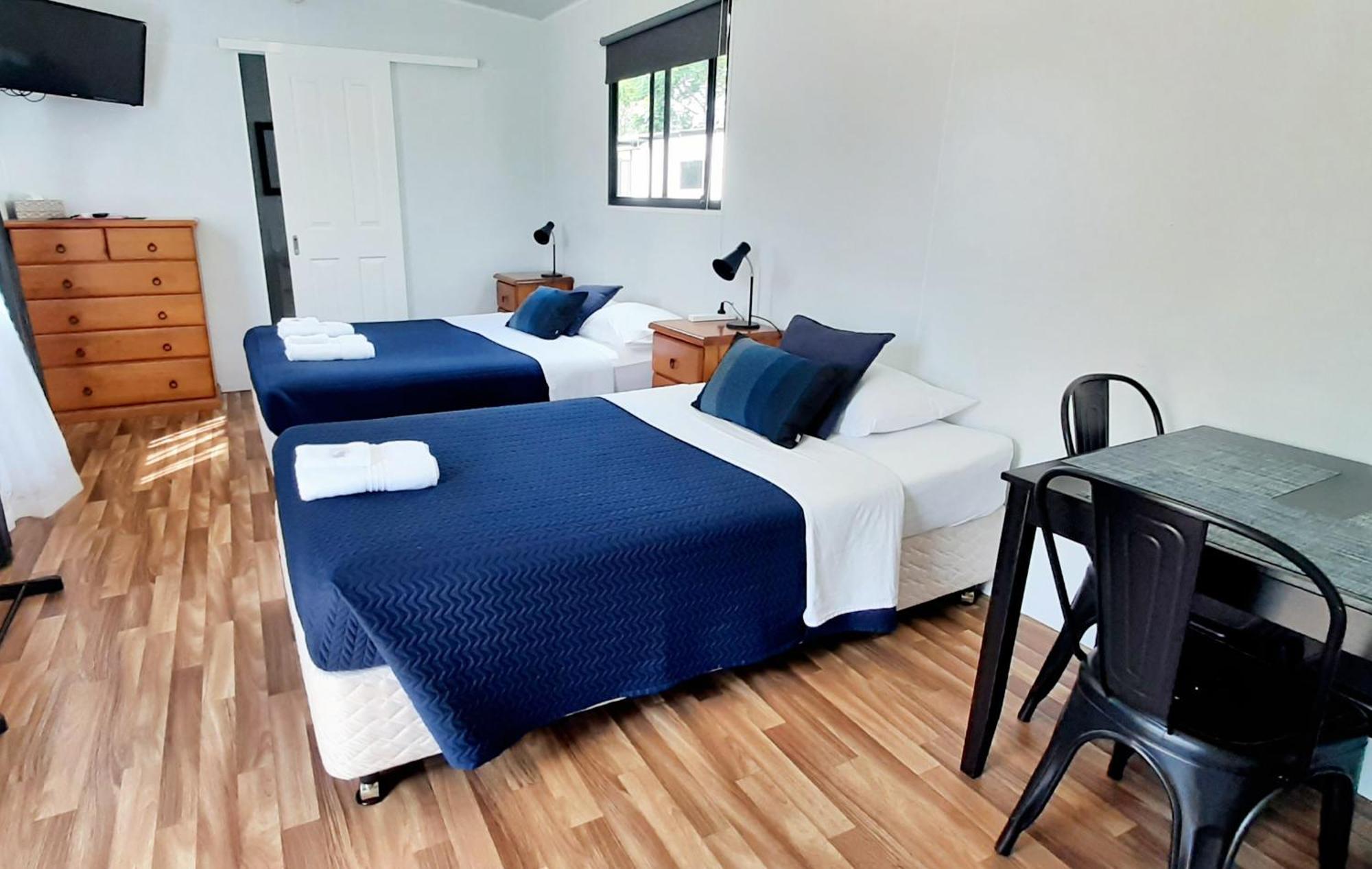 Mt Larcom Tourist Park Hotel Mount Larcom Ruang foto
